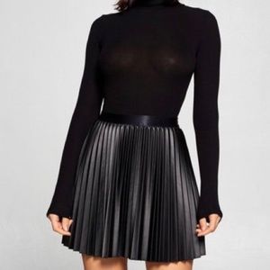 JASON WU FOR TARGET- BLACK PLEATED SKIRT ♥️♥️♥️